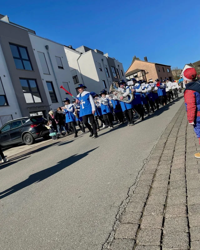 Fastnacht 2025🎉
•
•
•
Dieses Jahr waren wir wieder Teil des Rosenmontagsumzug in Föhren. Danke an den @tkvfoehren für die tolle Organisation. Wir freuen uns auf nächstes Jahr.